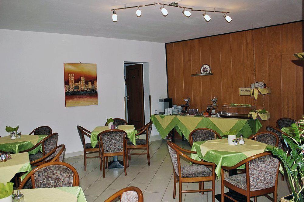 Pension Erlaa Bed and Breakfast Vienna Esterno foto