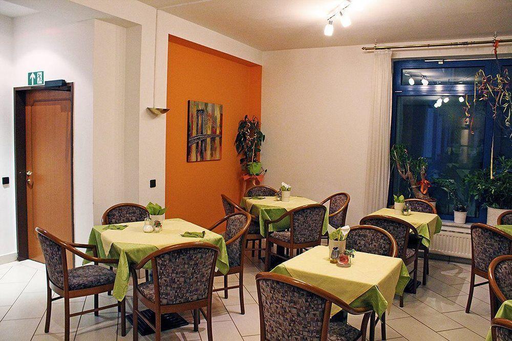 Pension Erlaa Bed and Breakfast Vienna Esterno foto