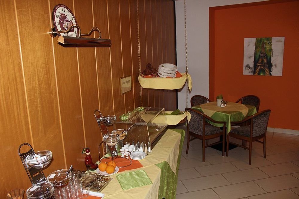 Pension Erlaa Bed and Breakfast Vienna Esterno foto