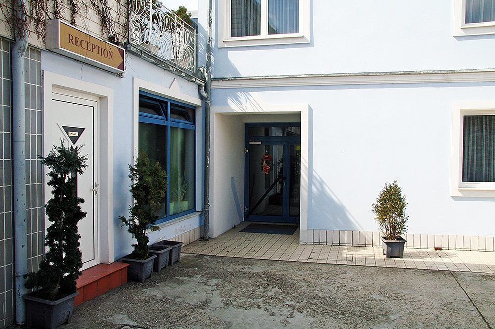 Pension Erlaa Bed and Breakfast Vienna Esterno foto