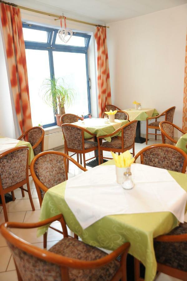 Pension Erlaa Bed and Breakfast Vienna Esterno foto